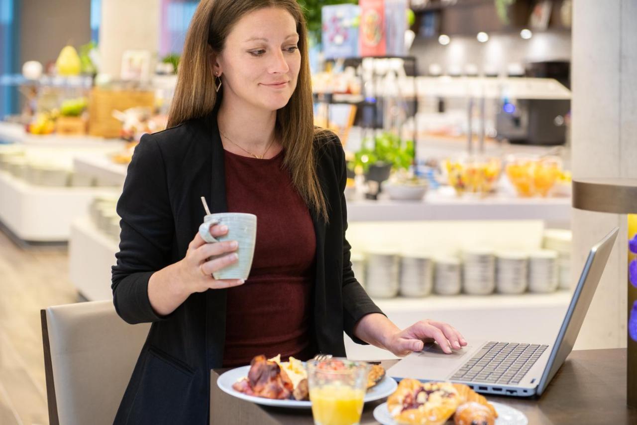 Hyatt Place Frankfurt Airport Франкфурт на Майн Екстериор снимка
