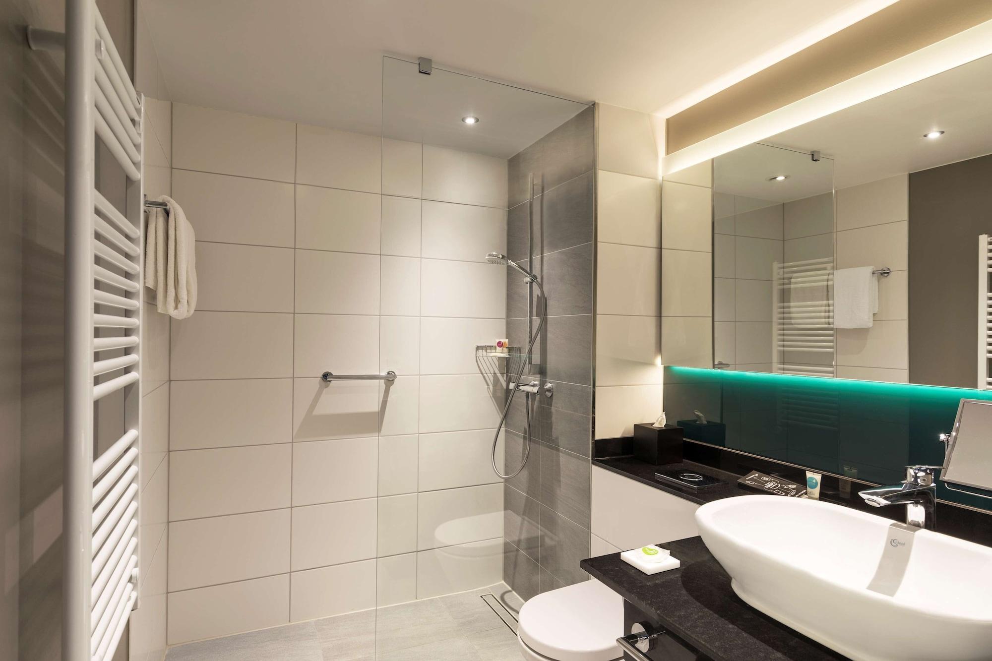 Hyatt Place Frankfurt Airport Франкфурт на Майн Екстериор снимка