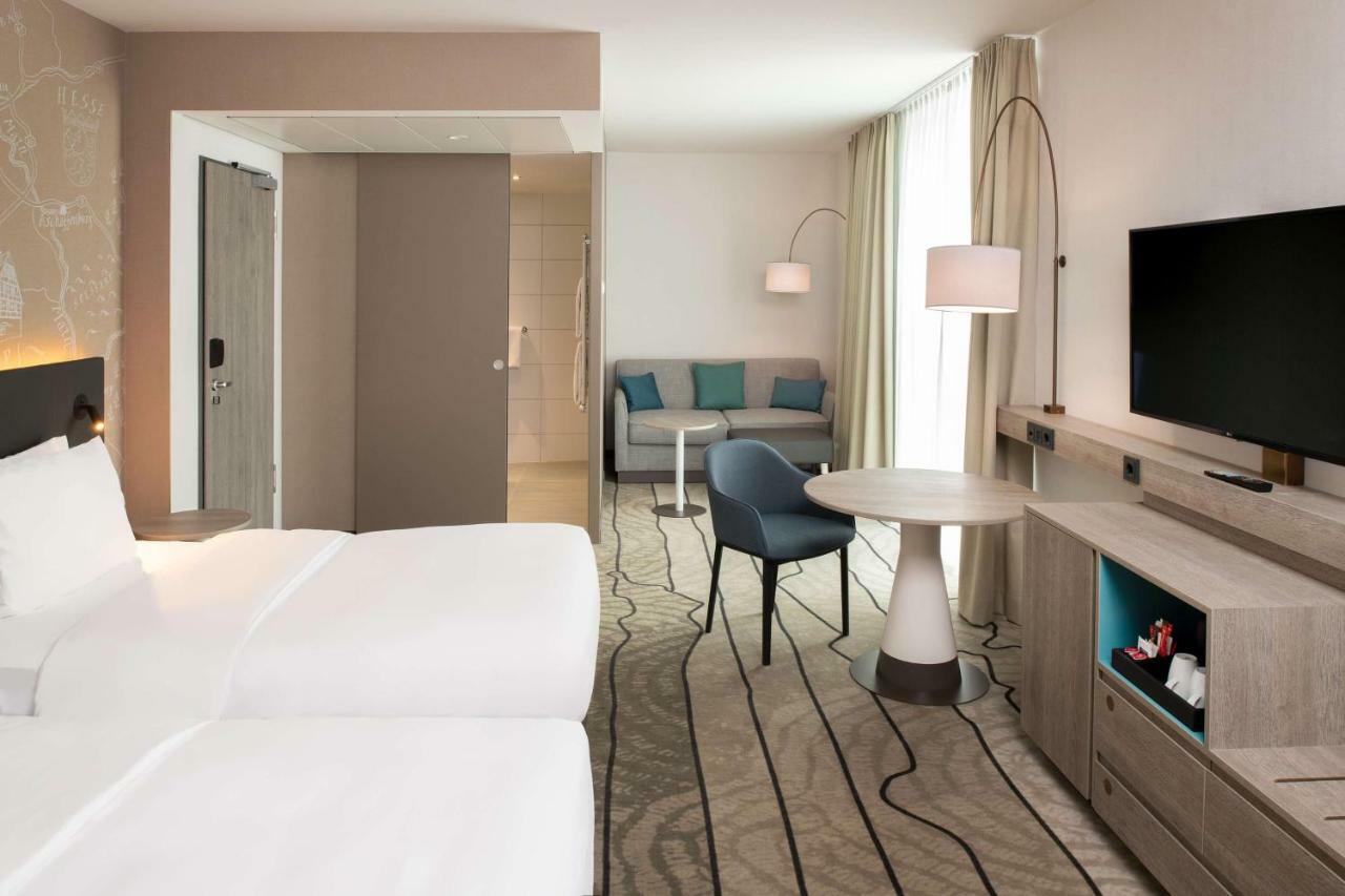 Hyatt Place Frankfurt Airport Франкфурт на Майн Екстериор снимка