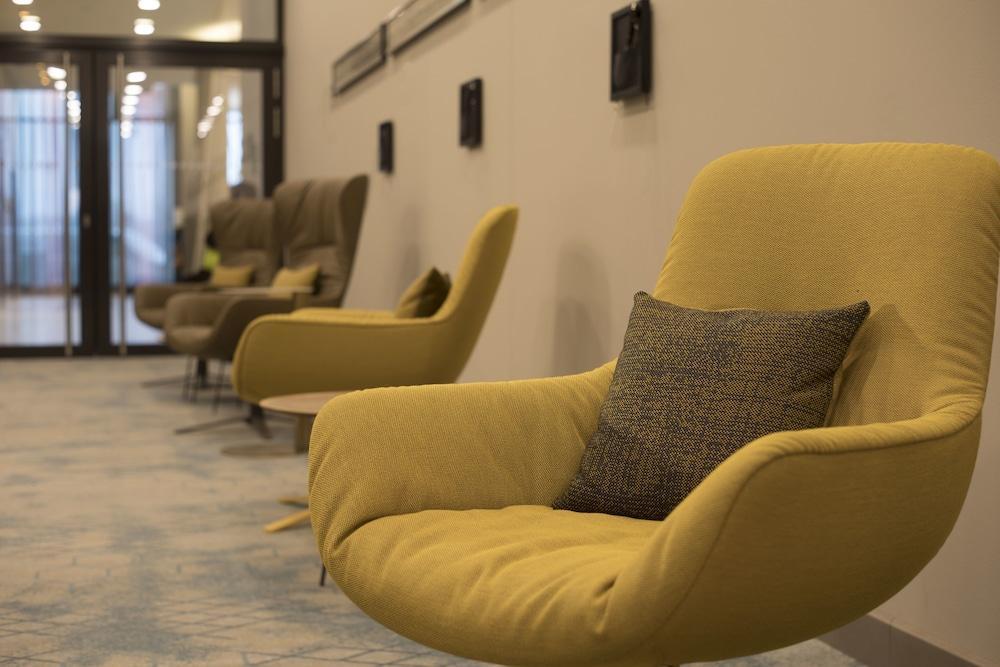 Hyatt Place Frankfurt Airport Франкфурт на Майн Екстериор снимка